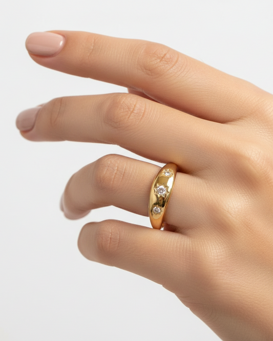 Star stone embossed minimal ring