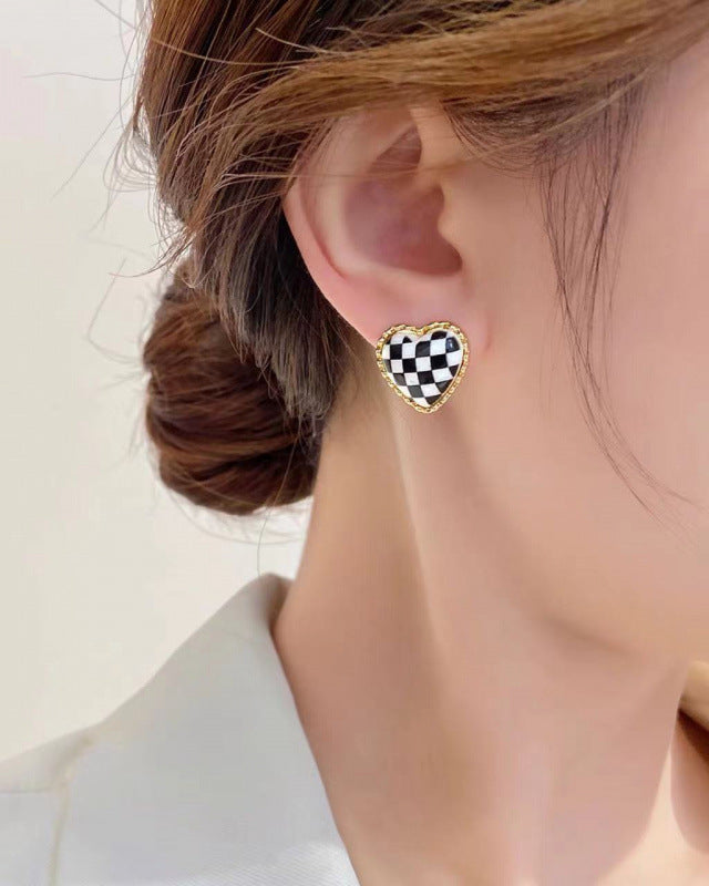 Retro Heart Stud Earrings