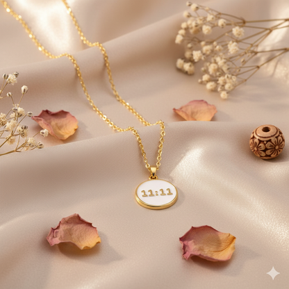 11.11 Chain in White